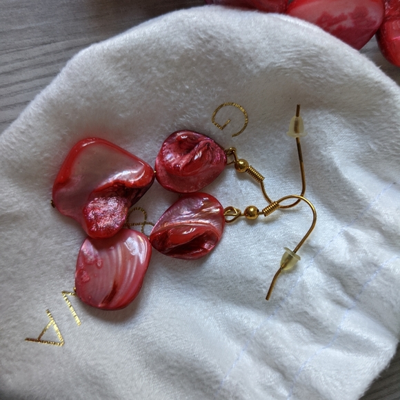 Guy & Eva Coral She'll Necklace Earring Set - Picture 3 of 3